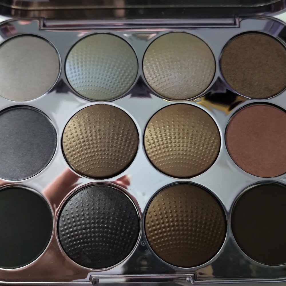 Makeup Bundle - Picture 3 of 7